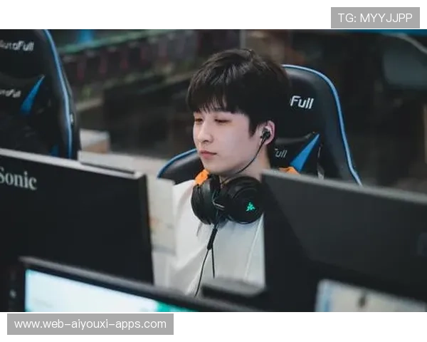 [选手名]的日常视频：带你看看顶级职业战队的训练室长啥样